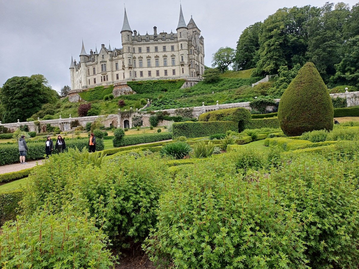 dunrobin-castle dunrobin-castle