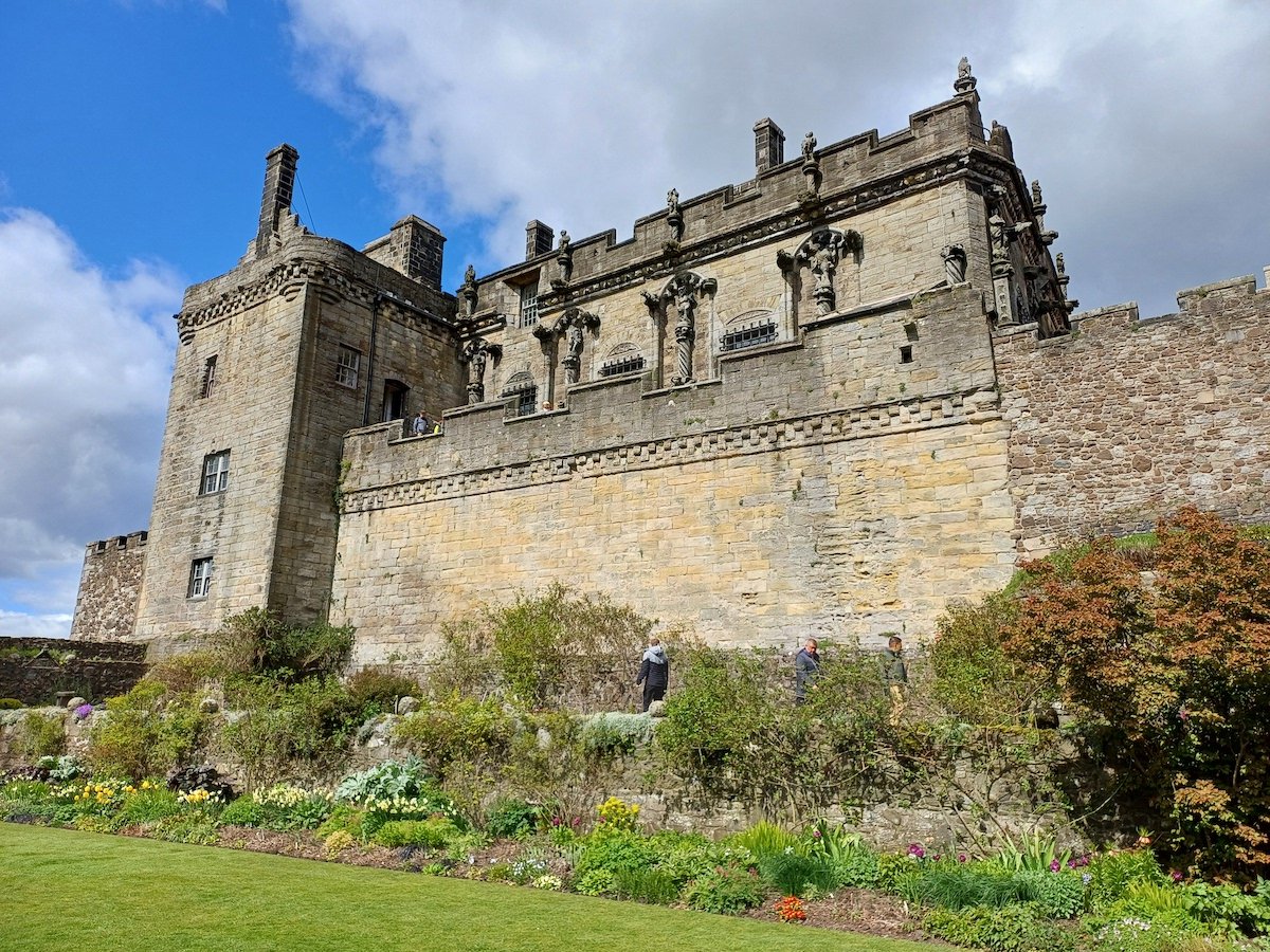 queen-anne-gardens-and-stirling-castle queen-anne-gardens-and-stirling-castle
