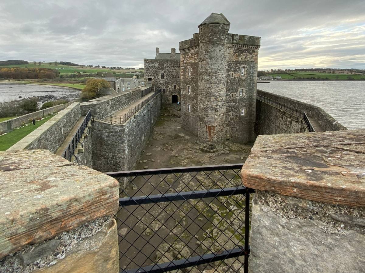 _Blackness Castle