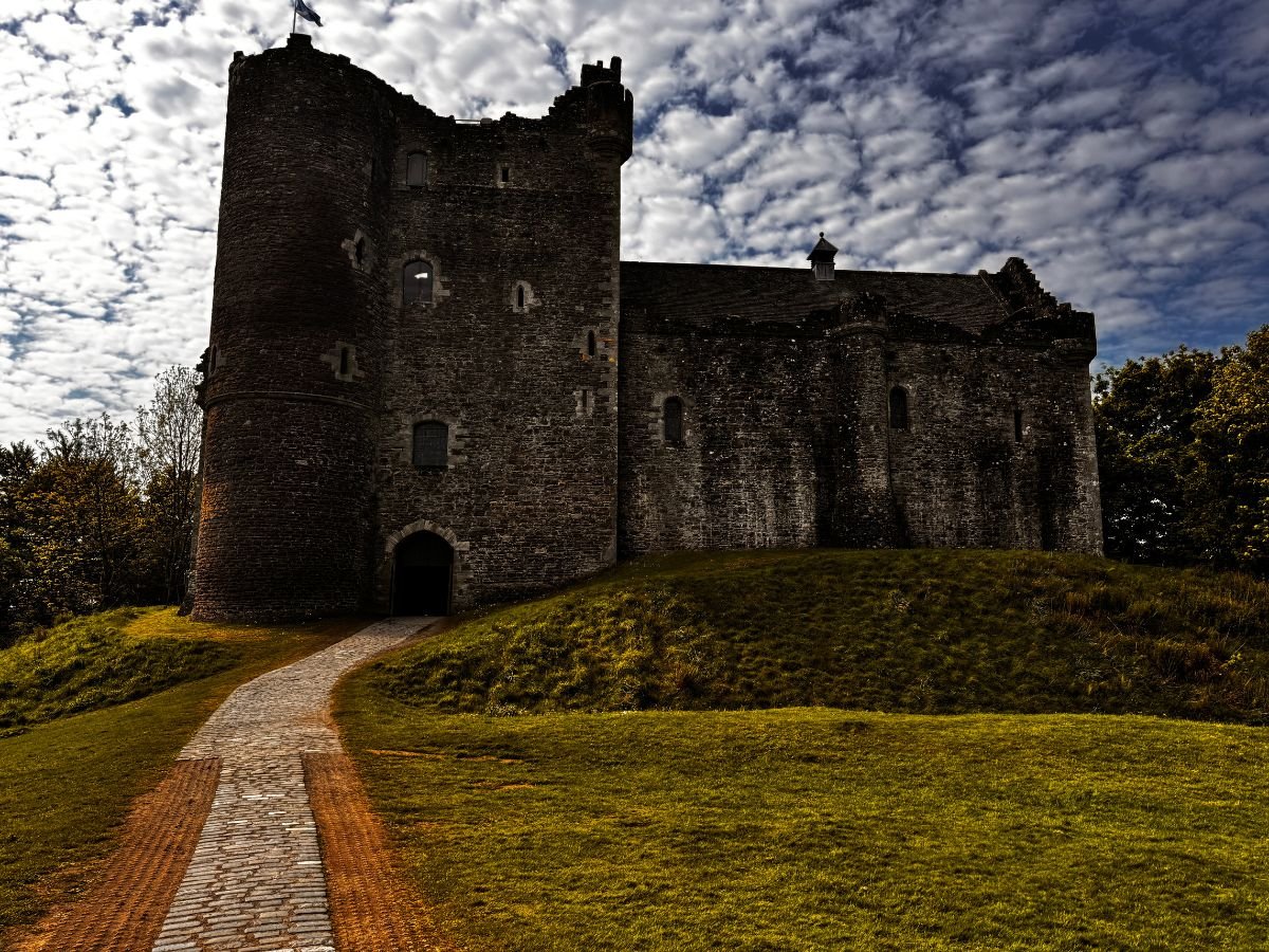 Doune Castle on a Day Tour from Edinburgh 